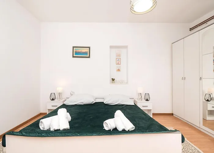 Apartman Biser Mora Rogoznica